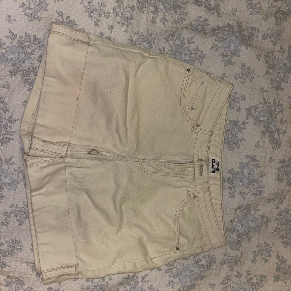 Women's Cream Shorts
